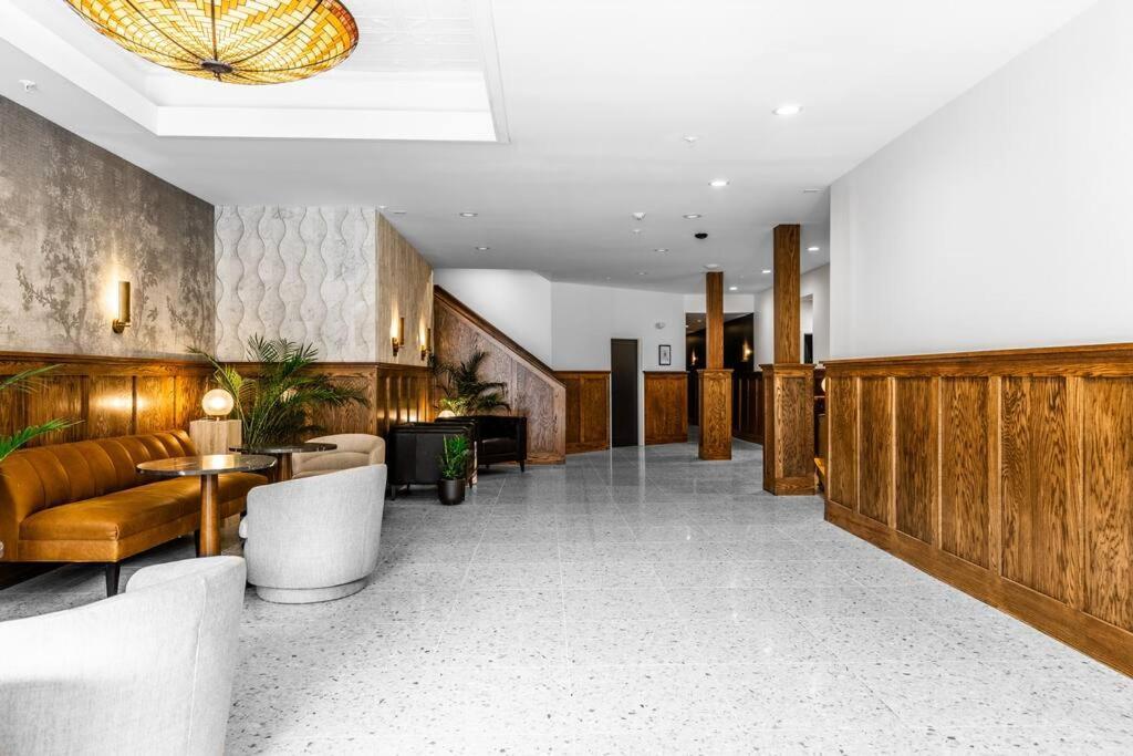 Apartment Dtwn Bangor, Historic Hotel, Coffee Shop In Building, # 105 *