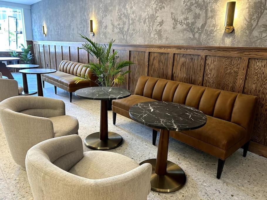 Apartment Dtwn Bangor, Historic Hotel, Coffee Shop In Building, # 105 *